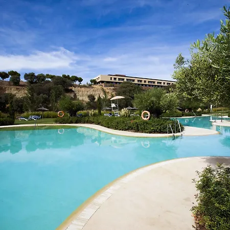 Vincci Valdecanas Golf Hotel