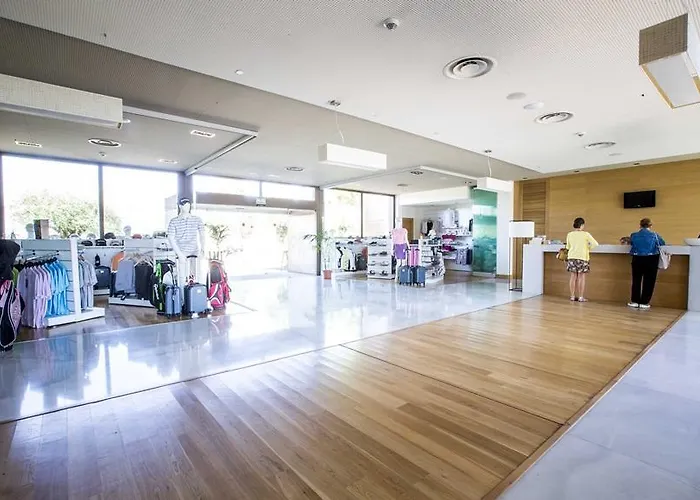 Vincci Valdecanas Golf Hotel