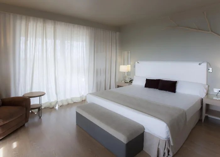 Hotel Vincci Valdecanas Golf 4*