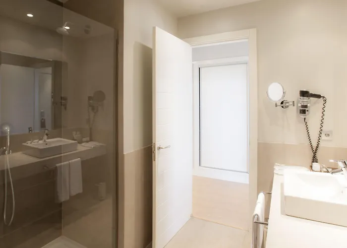 Vincci Valdecanas Golf فندق إل غوردو