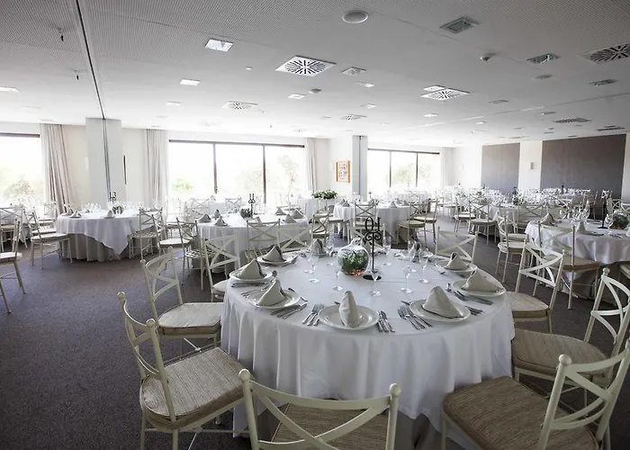 Vincci Valdecanas Golf 4* إل غوردو