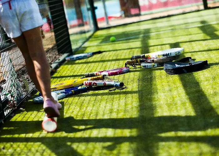 Vincci Valdecanas Golf فندق إل غوردو